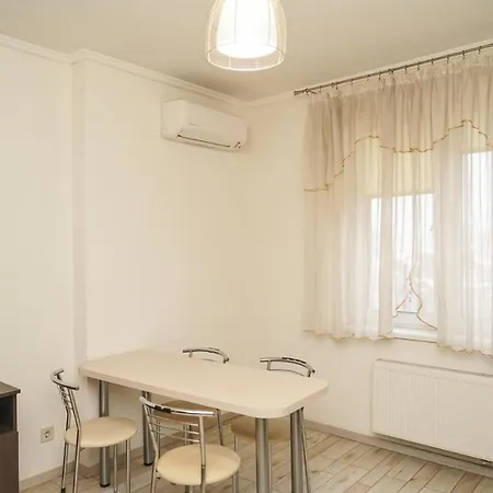 On Chornovola 27 Apartment *